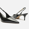 Scarpin Arezzo Couro Slingback Detalhe Metal A127570089