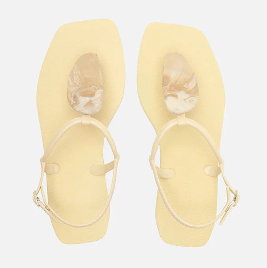 Sandália Rasteira Arezzo Slim Square Quartzo Z190270080