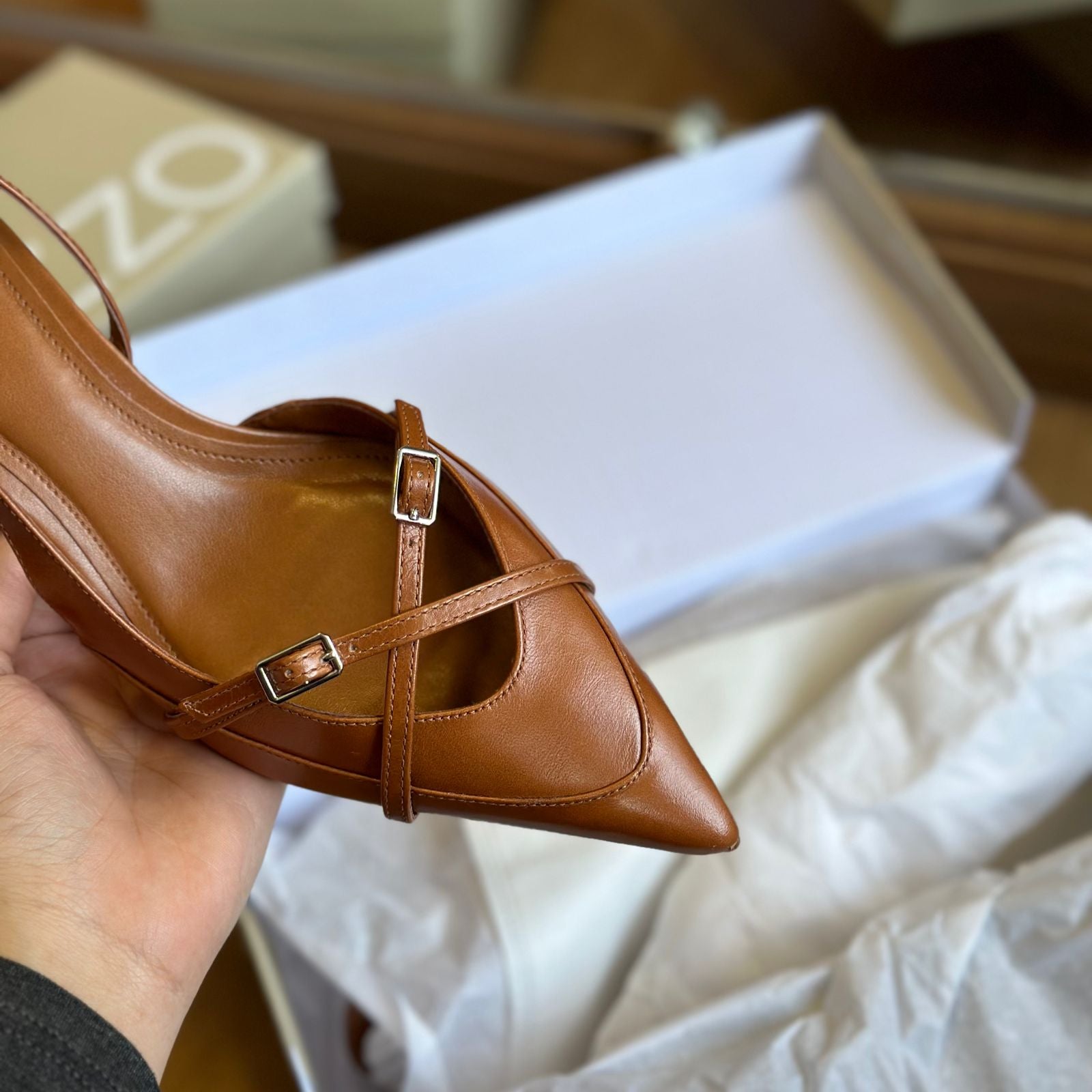 Scarpin Arezzo Couro Salto Baixo New Amélia A12757013 – Zem Shoes
