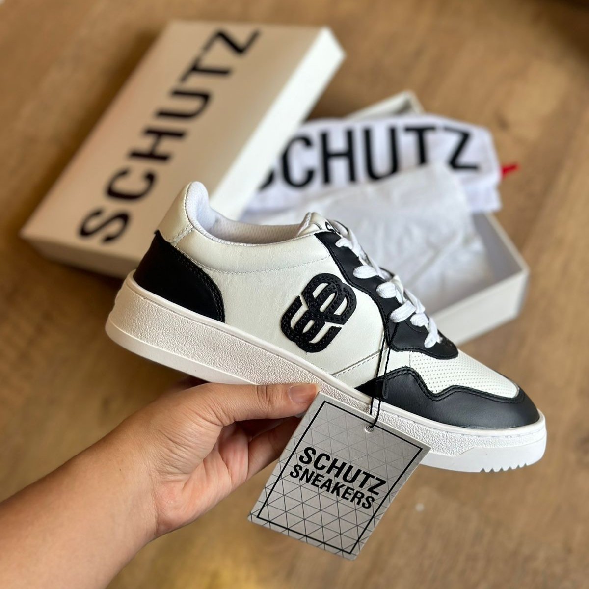 Tênis Schutz Logomania Couro S217250012 – Zem Shoes